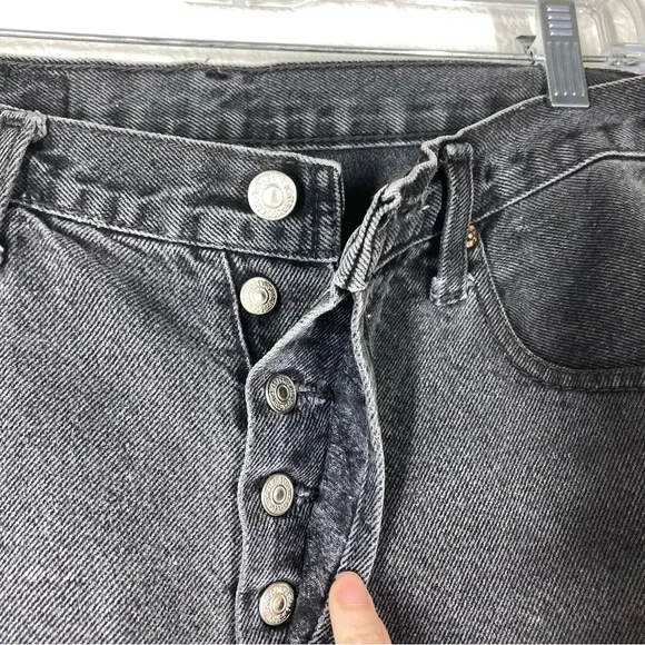 Levi's 501 Washed Baggy Black Distressed Cutt Of Hem 32 High Rise Button Fly - Picture 7 of 16